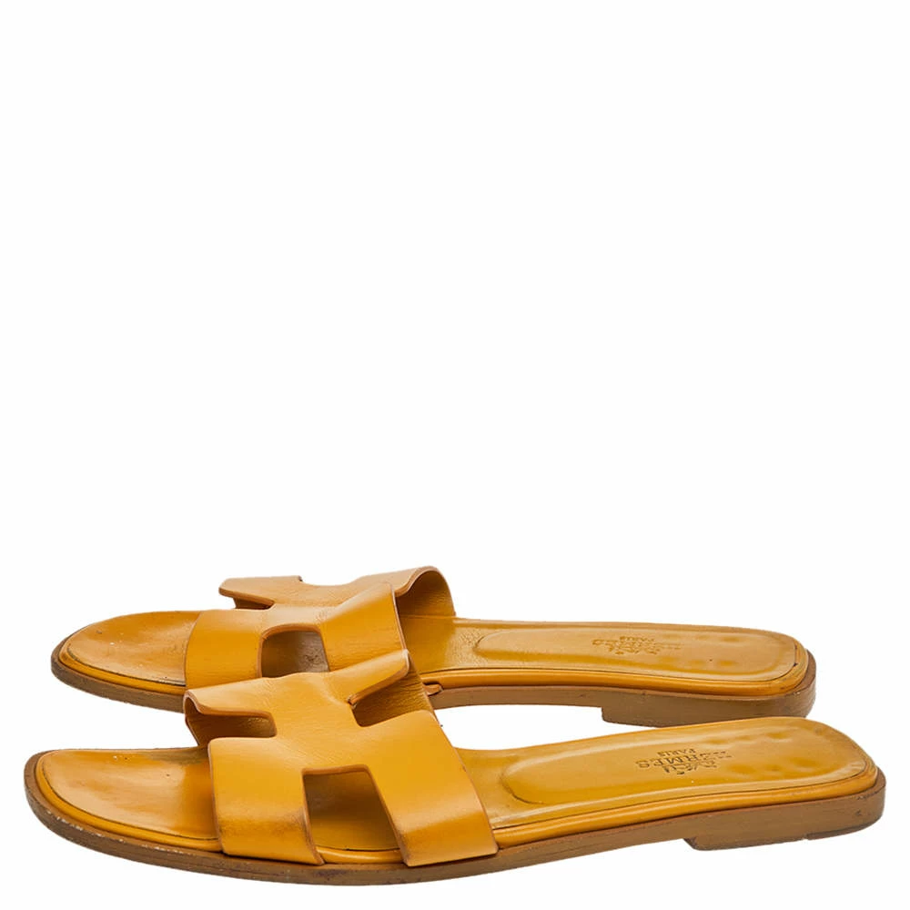 Hermes Yellow Leather Oran Flat Sandals Size 39 For Women 6 Hermes Yellow Leather Oran Flat Sandals Size 39 For Women - Image 4