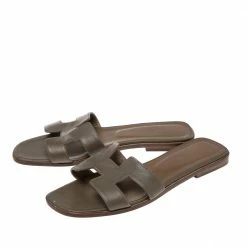Hermes Olive Green Leather Oran Flat Sandals 40 For Women -Deals Hermes Store luxury women hermes used shoes p594064 008