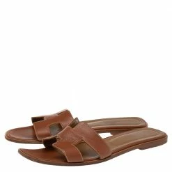 Hermes Brown Leather Oran Flat Slides Size 41.5 For Women -Deals Hermes Store luxury women hermes used shoes p594878 002