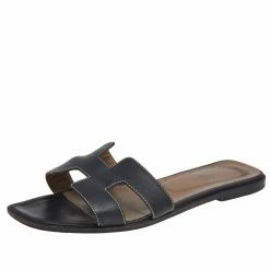 Hermes Black Leather Oran Sandals Size 41 For Women