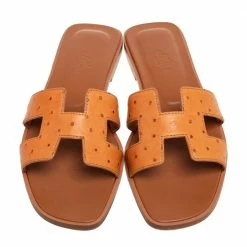 Hermes Brown Ostrich Leather Oran Flat Slides Size 37.5 For Women -Deals Hermes Store luxury women hermes used shoes p607044 006