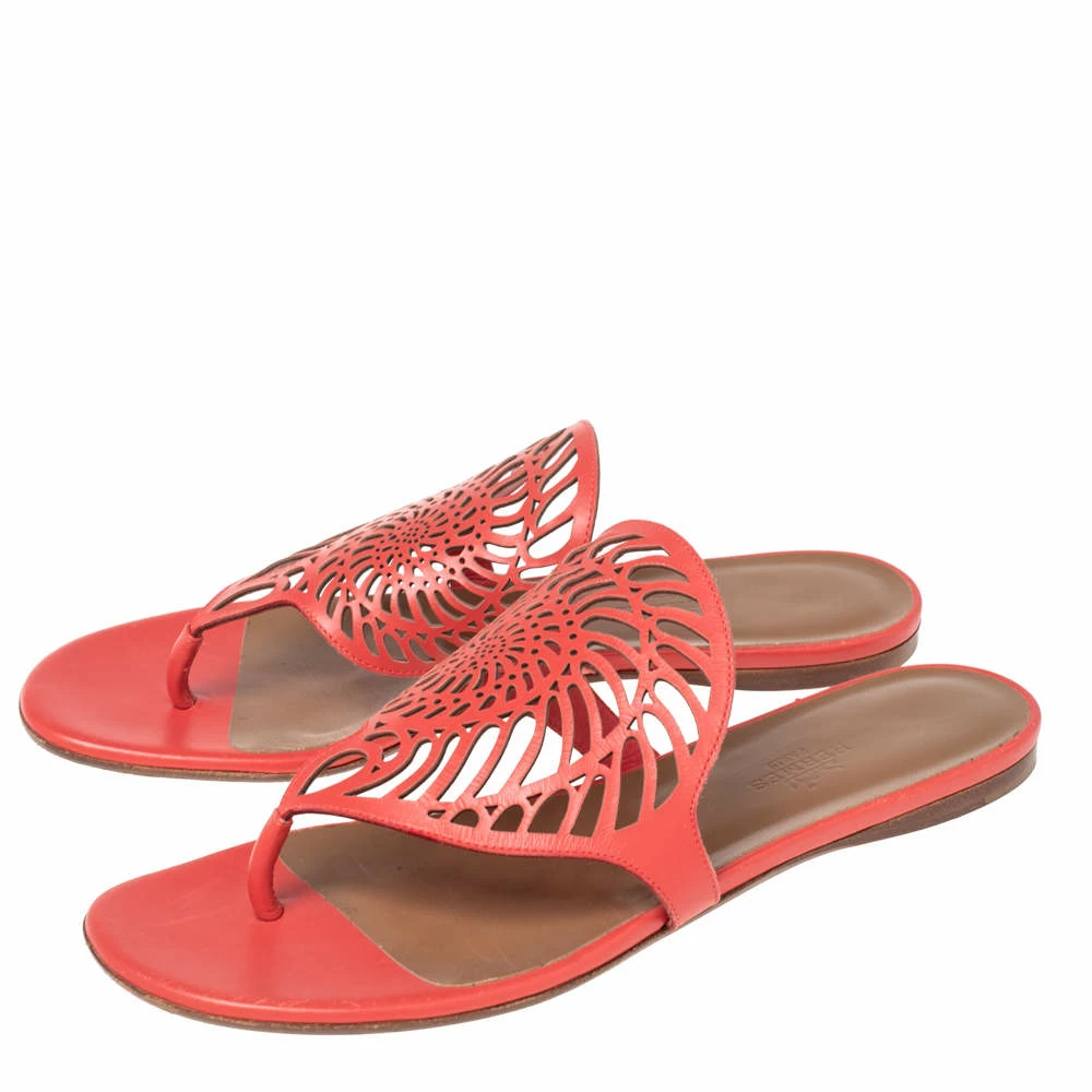 Hermes Coral Pink Leather Nautilus Thong Flats Size 37 For Women 6 Hermes Coral Pink Leather Nautilus Thong Flats Size 37 For Women - Image 4