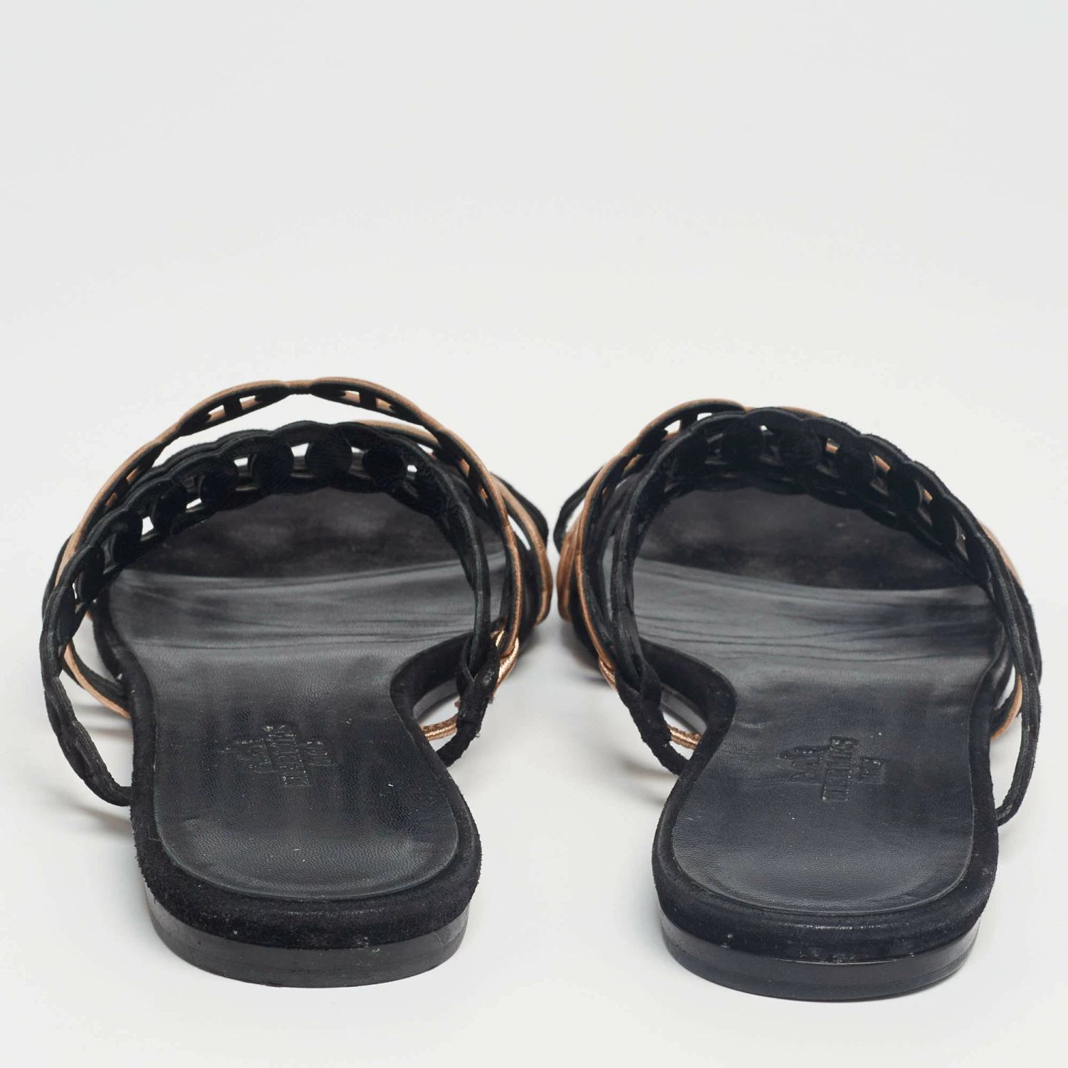 Hermes Hermès Black/Gold Suede And Leather D'ancre Chaine Flat Sandals Size 36 For Women 7 Hermes Hermès Black/Gold Suede And Leather D'ancre Chaine Flat Sandals Size 36 For Women - Image 5