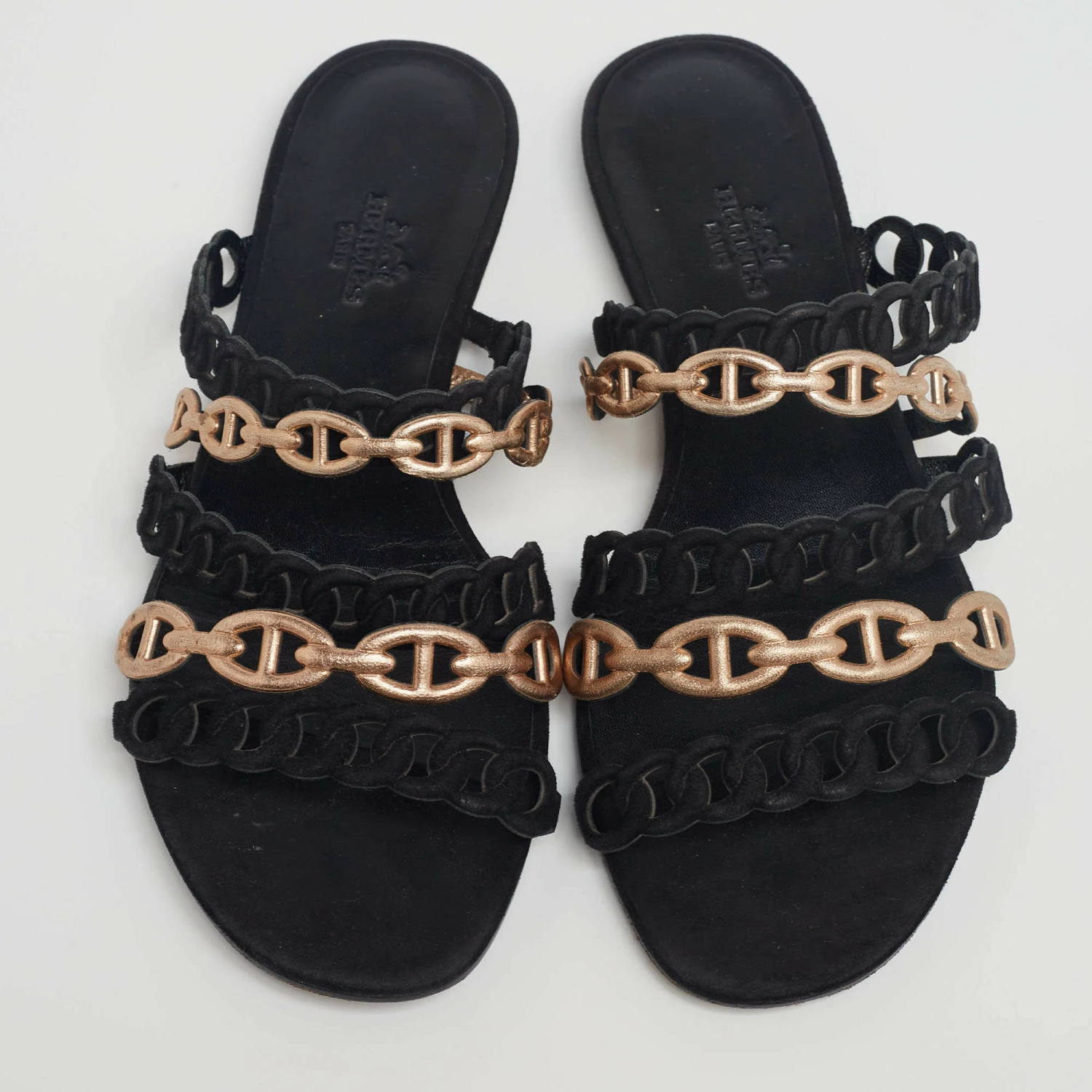 Hermes Hermès Black/Gold Suede And Leather D'ancre Chaine Flat Sandals Size 36 For Women 5 Hermes Hermès Black/Gold Suede And Leather D'ancre Chaine Flat Sandals Size 36 For Women - Image 3