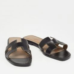 Hermes Black Leather Oran Flat Sandals Size 41.5 For Women -Deals Hermes Store luxury women hermes used shoes p634335 004