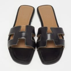 Hermes Black Leather Oran Flat Sandals Size 41.5 For Women -Deals Hermes Store luxury women hermes used shoes p634335 005