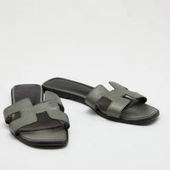 Hermes Grey/Black Leather Oran Flat Slides Size 40.5 For Women -Deals Hermes Store luxury women hermes used shoes p639041 1655098904 011