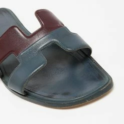 Hermes Two Tone Leather Oran Flat Slides Size 40.5 For Women -Deals Hermes Store luxury women hermes used shoes p642065 005