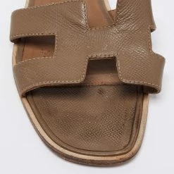 Hermes Olive Green Leather Oran Flat Sandals Size 38 For Women -Deals Hermes Store luxury women hermes used shoes p648229 003