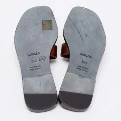 Hermes Bronze Leather Oran Flat Slides Size 35.5 For Women 15 Hermes Bronze Leather Oran Flat Slides Size 35.5 For Women -Deals Hermes Store luxury women hermes used shoes p649364 002