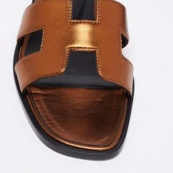 Hermes Bronze Leather Oran Flat Slides Size 35.5 For Women 16 Hermes Bronze Leather Oran Flat Slides Size 35.5 For Women -Deals Hermes Store luxury women hermes used shoes p649364 004