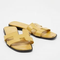 Hermes Yellow Textured Patent Leather Oran Flats Size 38 For Women -Deals Hermes Store luxury women hermes used shoes p651980 005