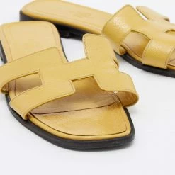 Hermes Yellow Textured Patent Leather Oran Flats Size 38 For Women -Deals Hermes Store luxury women hermes used shoes p651980 006