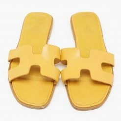 Hermes Hermès Yellow Leather Oran Flat Sandals Size 36 For Women -Deals Hermes Store luxury women hermes used shoes p653602 1654669435 005