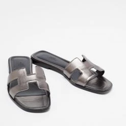 Hermes Hermès Metallic Bronze Leather Oran Sandals Size 38 For Women -Deals Hermes Store luxury women hermes used shoes p654996 005