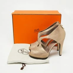 Hermes Metallic Gold Leather Peep Toe Platform Sandals Size 39 For Women 19 Hermes Metallic Gold Leather Peep Toe Platform Sandals Size 39 For Women -Deals Hermes Store luxury women hermes used shoes p657257 009