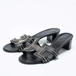 Hermes Hermès Black Studded Leather Oasis Slide Sandals Size 38 For Women -Deals Hermes Store luxury women hermes used shoes p657305 009