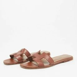 Hermes Brown Leather Oran Flat Slides Size 37.5 For Women 12 Hermes Brown Leather Oran Flat Slides Size 37.5 For Women -Deals Hermes Store luxury women hermes used shoes p662030 002