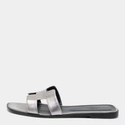 Hermes Silver Leather Oran Sandals Size 40.5 For Women