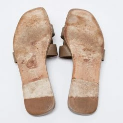 Hermes Tortilla Brown Leather Oran Flat Slide Sandals Size 40.5 For Women 16 Hermes Tortilla Brown Leather Oran Flat Slide Sandals Size 40.5 For Women -Deals Hermes Store luxury women hermes used shoes p680179 001