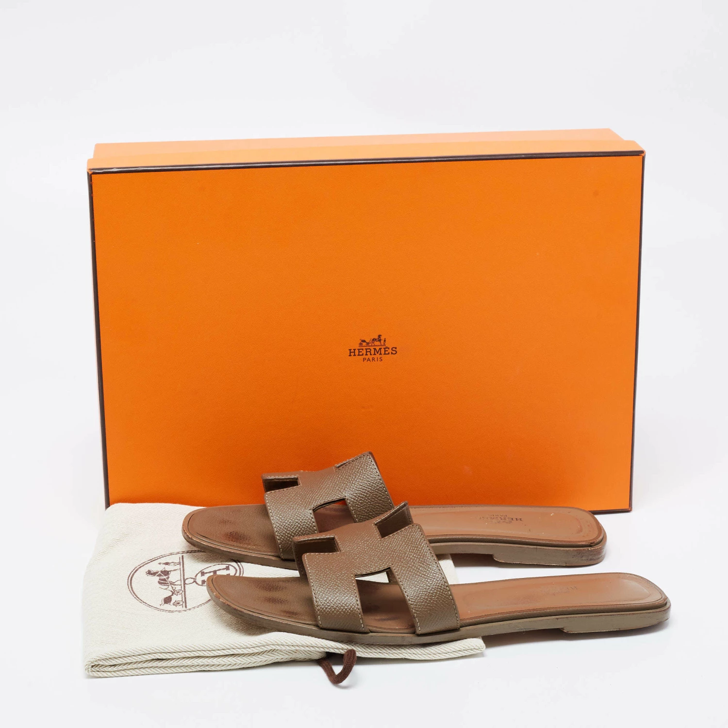 Hermes Tortilla Brown Leather Oran Flat Slide Sandals Size 40.5 For Women 11 Hermes Tortilla Brown Leather Oran Flat Slide Sandals Size 40.5 For Women - Image 9