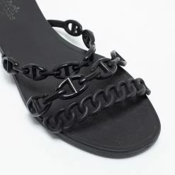 Hermes Black Rubber D'ancre Chaine Rivage Flat Slides Size 37 For Women 17 Hermes Black Rubber D'ancre Chaine Rivage Flat Slides Size 37 For Women -Deals Hermes Store luxury women hermes used shoes p685869 005