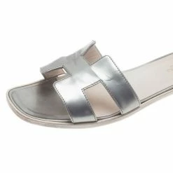 Hermes Silver Leather Oran Box Sandals Size 39.5 For Women 21 Hermes Silver Leather Oran Box Sandals Size 39.5 For Women -Deals Hermes Store luxury women hermes used shoes p7841 008